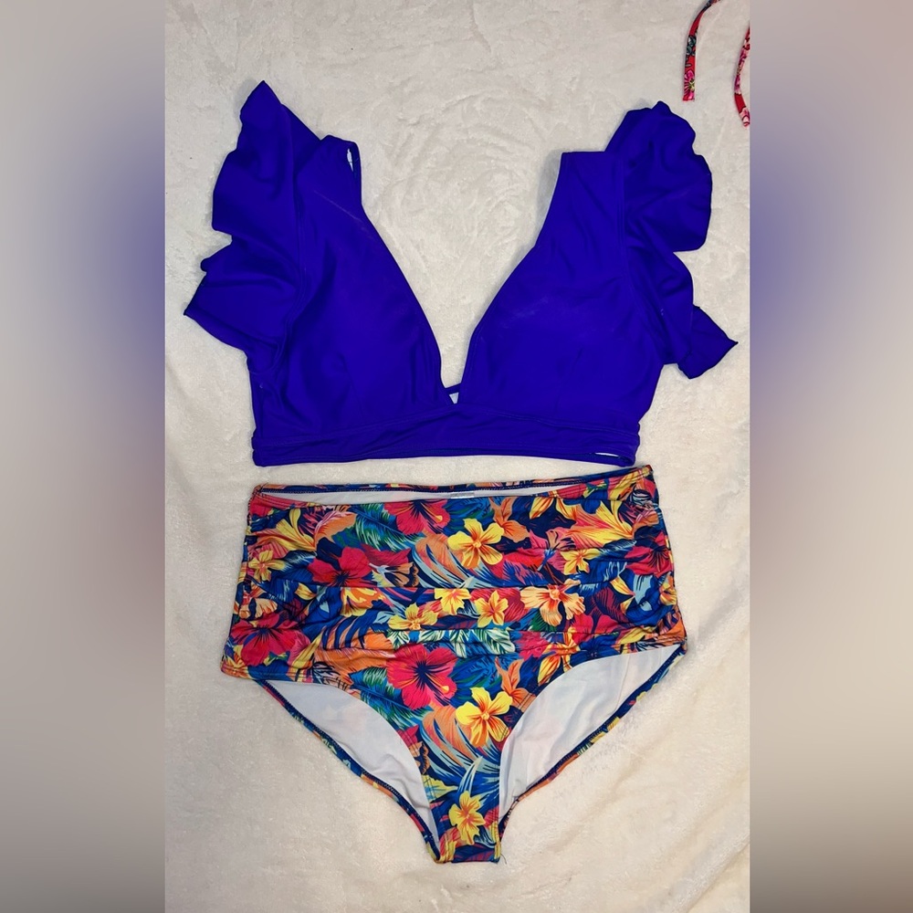 Bikini with high waisted bottoms